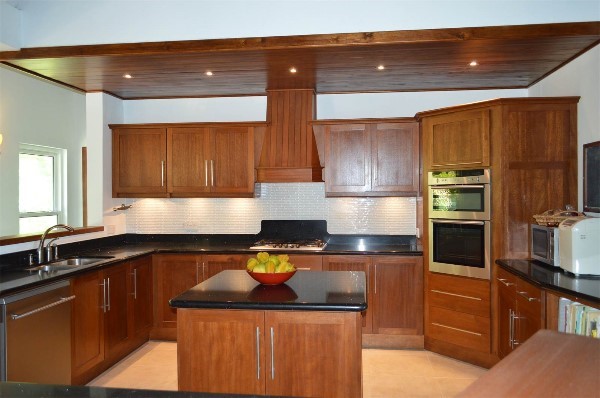 bay tree villa kitchen